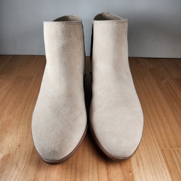 Clarks Collection Addiy Kara Ankle Boots Women's 10 Sand Suede - Picture 6 of 13